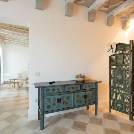 Hotell La Petite Maison 3*