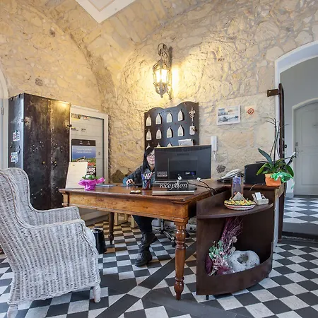 La Petite Maison Трезнурагес