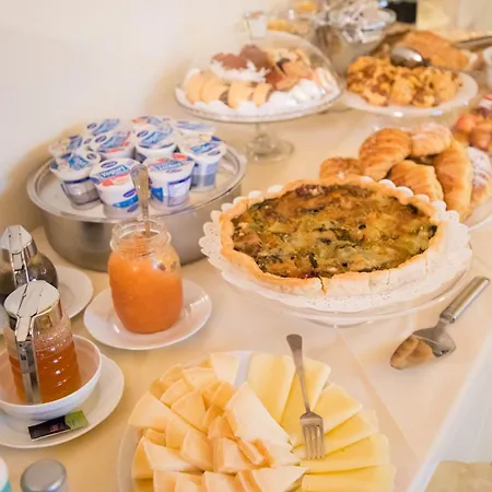 Отель La Petite Maison