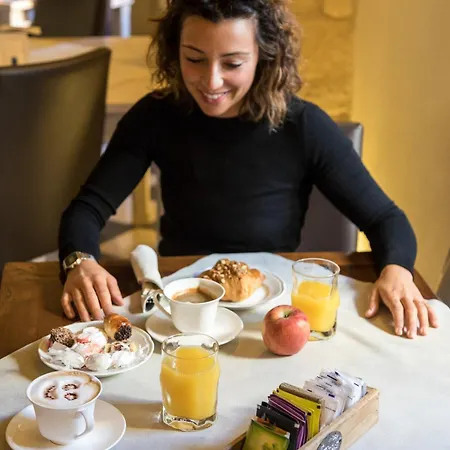 La Petite Maison Отель Трезнурагес
