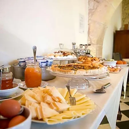 La Petite Maison Hotel 3*