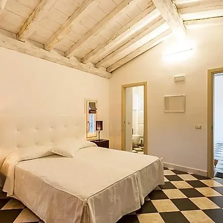 La Petite Maison Hotel 3*
