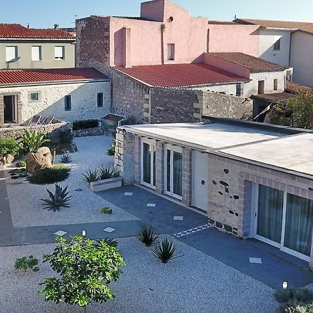 La Petite Maison Hotel 3*