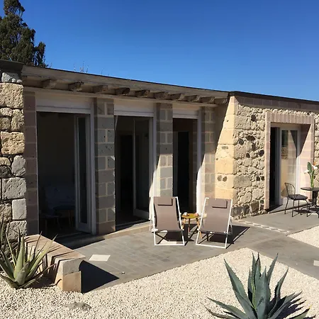Hotel La Petite Maison 3*