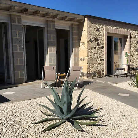 La Petite Maison 3* Трезнурагес